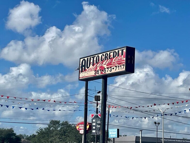 4006 N Navarro St, Victoria, TX for sale - Building Photo - Image 1 of 1