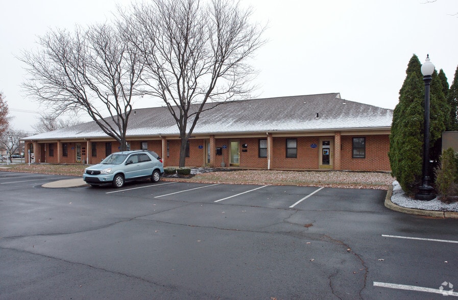605 Louis Dr, Warminster, PA for lease - Primary Photo - Image 1 of 6