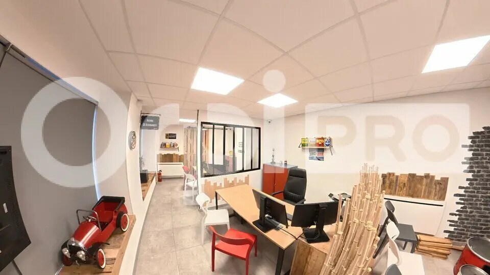 Retail in Arras for lease Interior Photo- Image 1 of 7