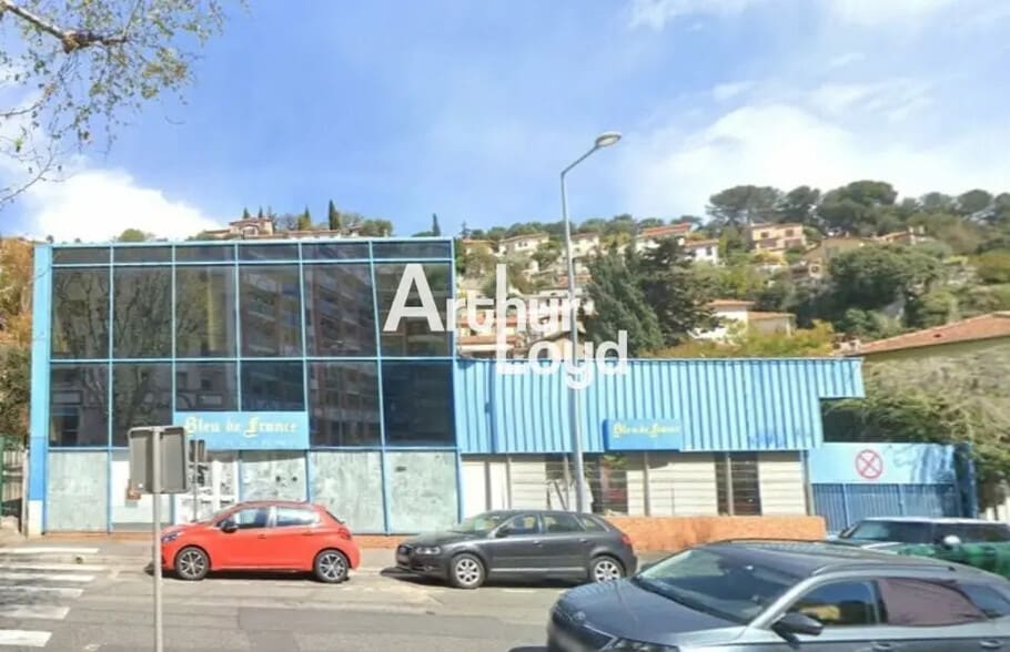 Flex in Nice for lease - Building Photo - Image 1 of 5