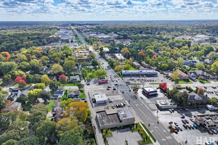 426-450 S Milwaukee Ave, Libertyville, IL for sale - Aerial - Image 3 of 15