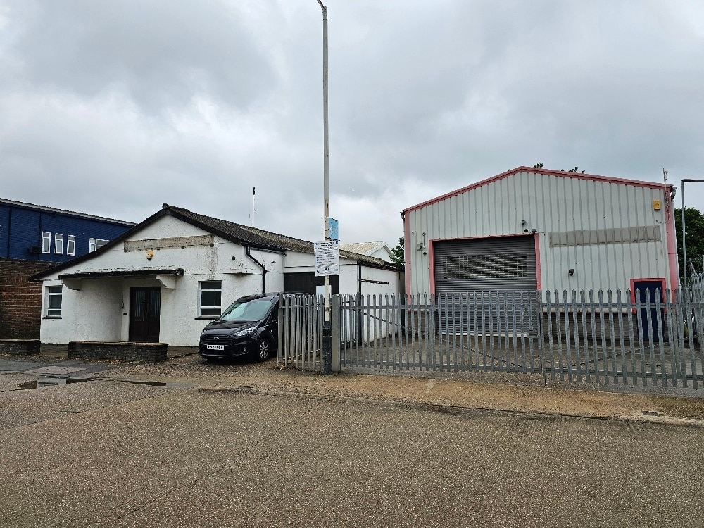 Wallingford Rd, Uxbridge for sale Building Photo- Image 1 of 1