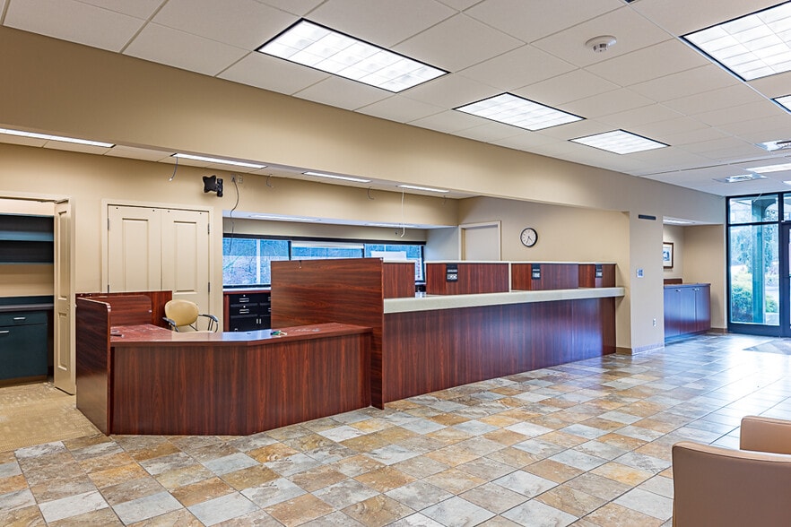 1708 N Eastman Rd, Kingsport, TN for sale - Building Photo - Image 3 of 15