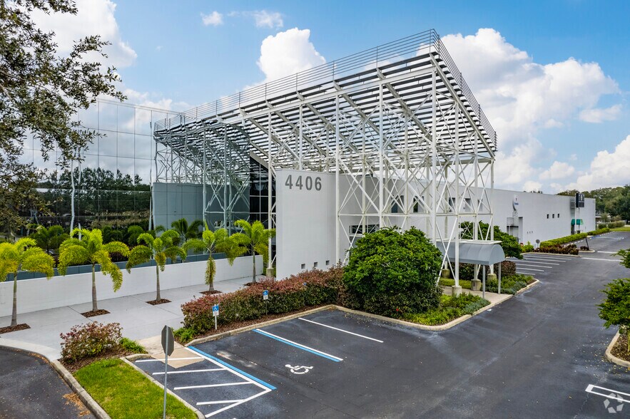 4408 W Linebaugh Ave, Tampa, FL for sale - Primary Photo - Image 1 of 1