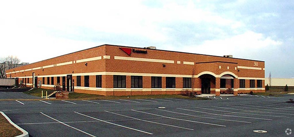 301 Fulling Mill Rd, Middletown, PA for lease - Building Photo - Image 2 of 2