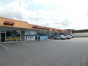 318-330 Republic Ave, Joliet, IL for lease Building Photo- Image 2 of 8