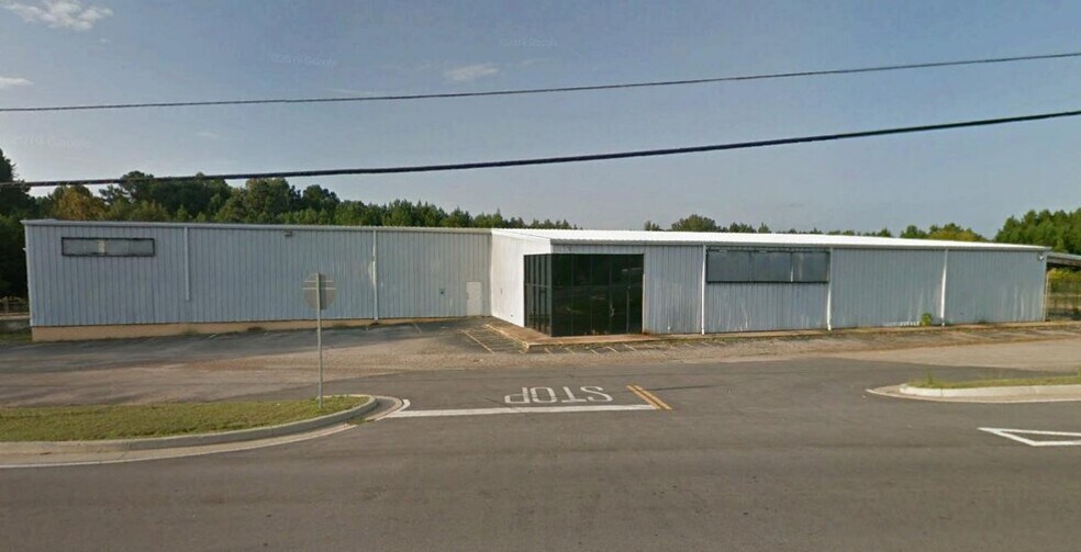 1902 Roanoke Rd, Lagrange, GA 30240