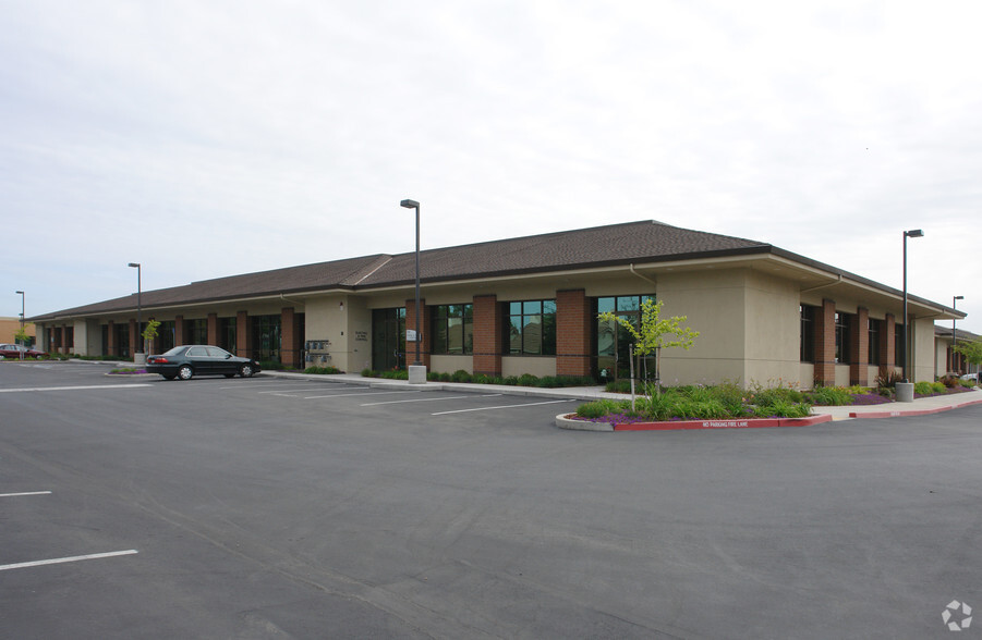 9390 Big Horn Blvd, Elk Grove, CA for lease - Primary Photo - Image 2 of 6