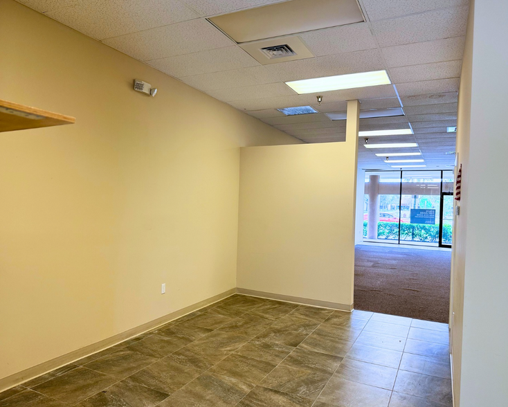 4117-4385 N Pine Island Rd, Sunrise, FL for lease - Building Photo - Image 2 of 4