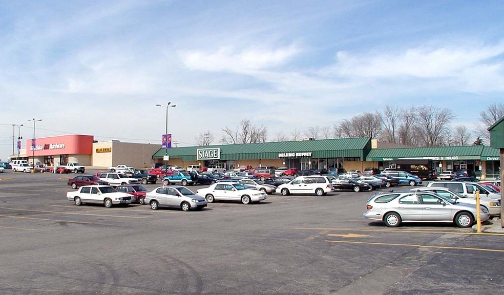123-157 Crown Hill Rd, Excelsior Springs, MO for lease - Primary Photo - Image 1 of 4