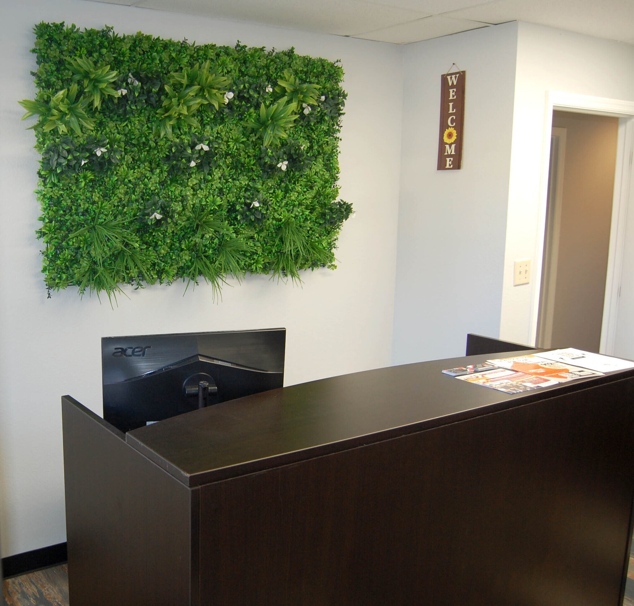 912 Drew St, Clearwater, FL for lease Interior Photo- Image 1 of 14