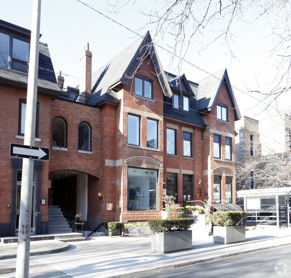 30 Hazelton Ave, Toronto, ON M5R 2E2