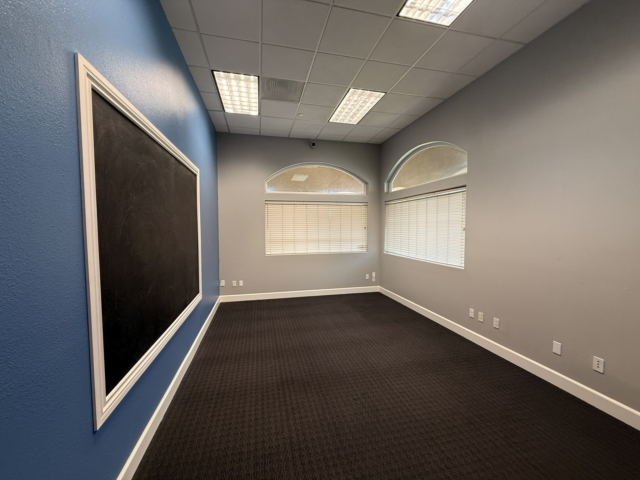 204-210 E Enos Dr, Santa Maria, CA for lease Interior Photo- Image 1 of 7