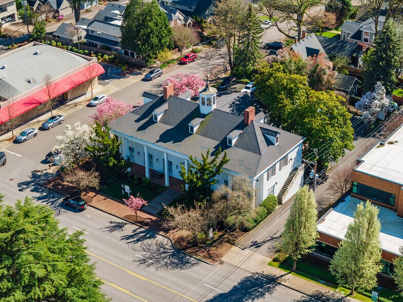 600 A Ave, Lake Oswego, OR for lease - Aerial - Image 3 of 18