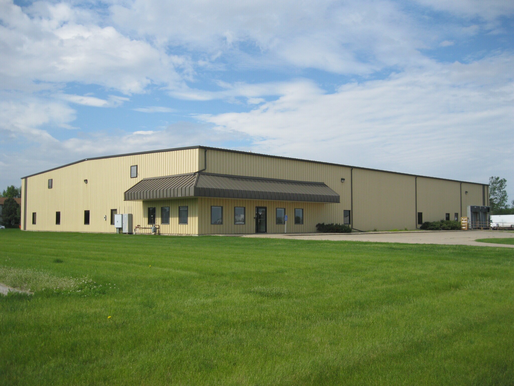 1503 N 13th Ave E, Newton, IA for sale Building Photo- Image 1 of 1