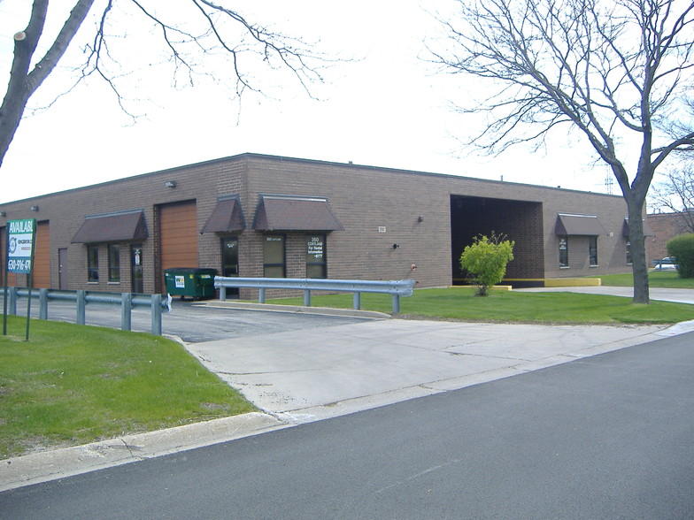 260 Cortland Ave, Lombard, IL for lease - Primary Photo - Image 1 of 9