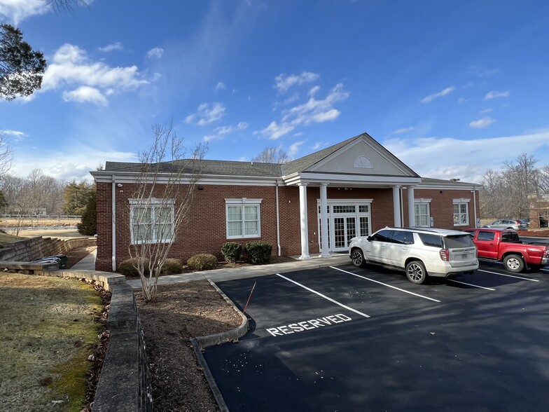 5924 Seminole Trl, Ruckersville, VA for lease - Building Photo - Image 2 of 9