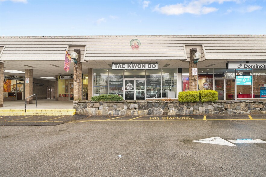 1853-1877 Commerce St, Yorktown Heights, NY for lease - Building Photo - Image 1 of 3