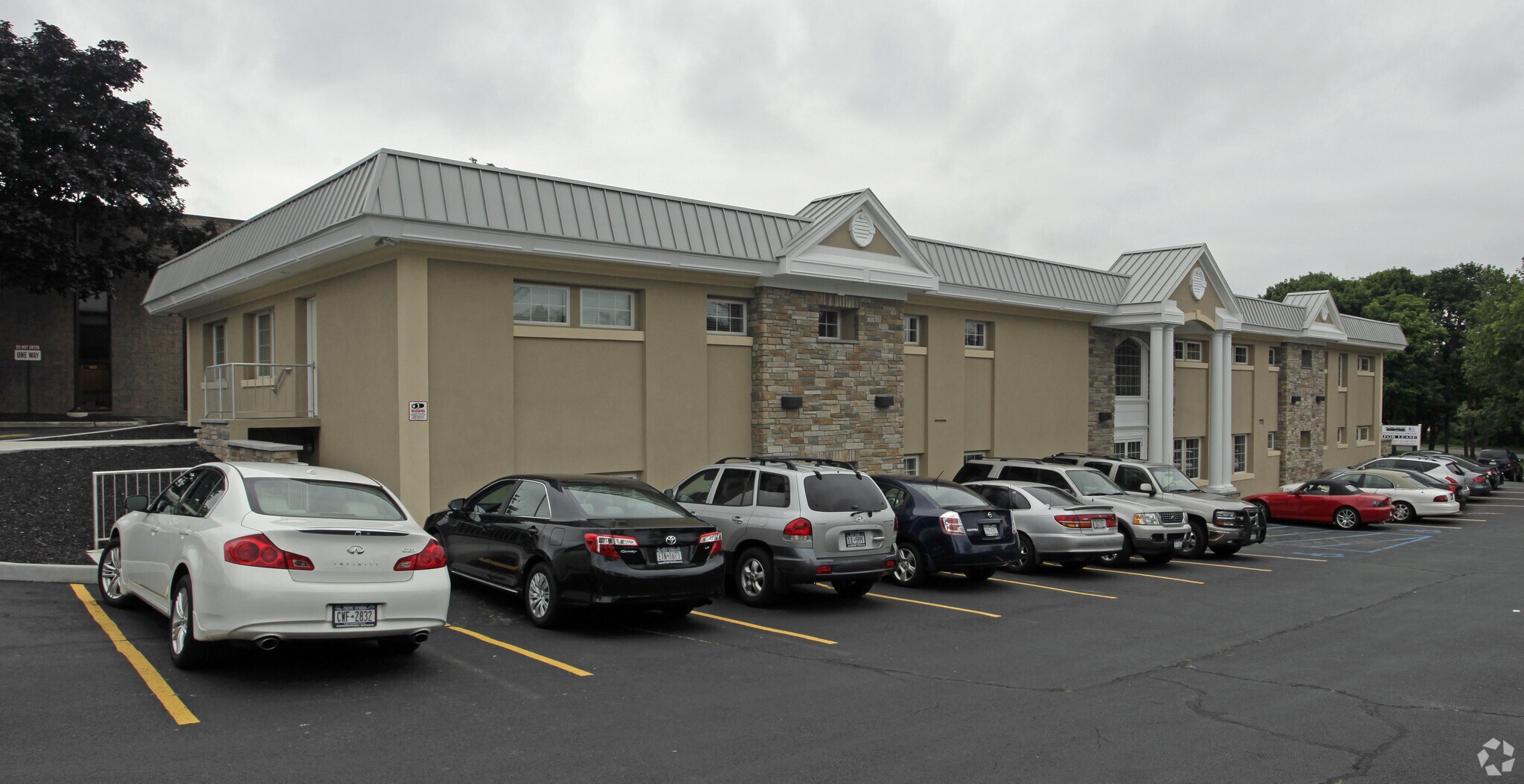 251 Oakland Ave, Port Jefferson, NY for sale Primary Photo- Image 1 of 1