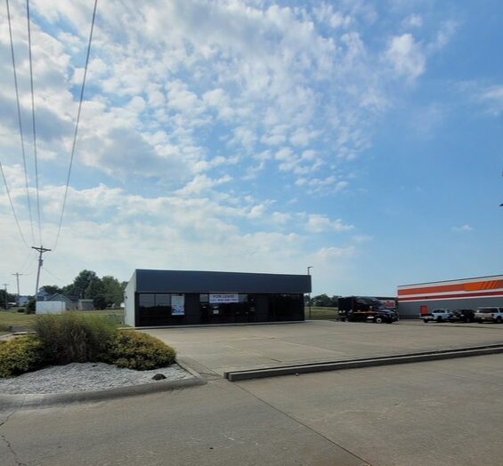 100 Kingsbury Blvd, Fredericktown, MO for lease - Building Photo - Image 1 of 10