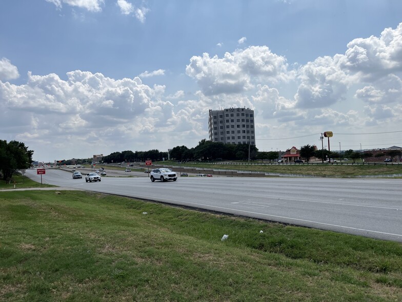 2322 North State Hwy 360, Grand Prairie, TX for sale - Building Photo - Image 3 of 14