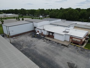 2015 E Olive St, Decatur, IL for lease Building Photo- Image 1 of 31