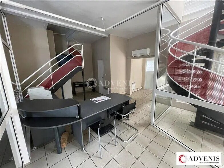 Flex in Bordeaux for lease - Interior Photo - Image 3 of 7