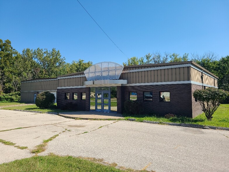 2501 Martin Luther King Jr Pky, Des Moines, IA for lease - Building Photo - Image 1 of 4