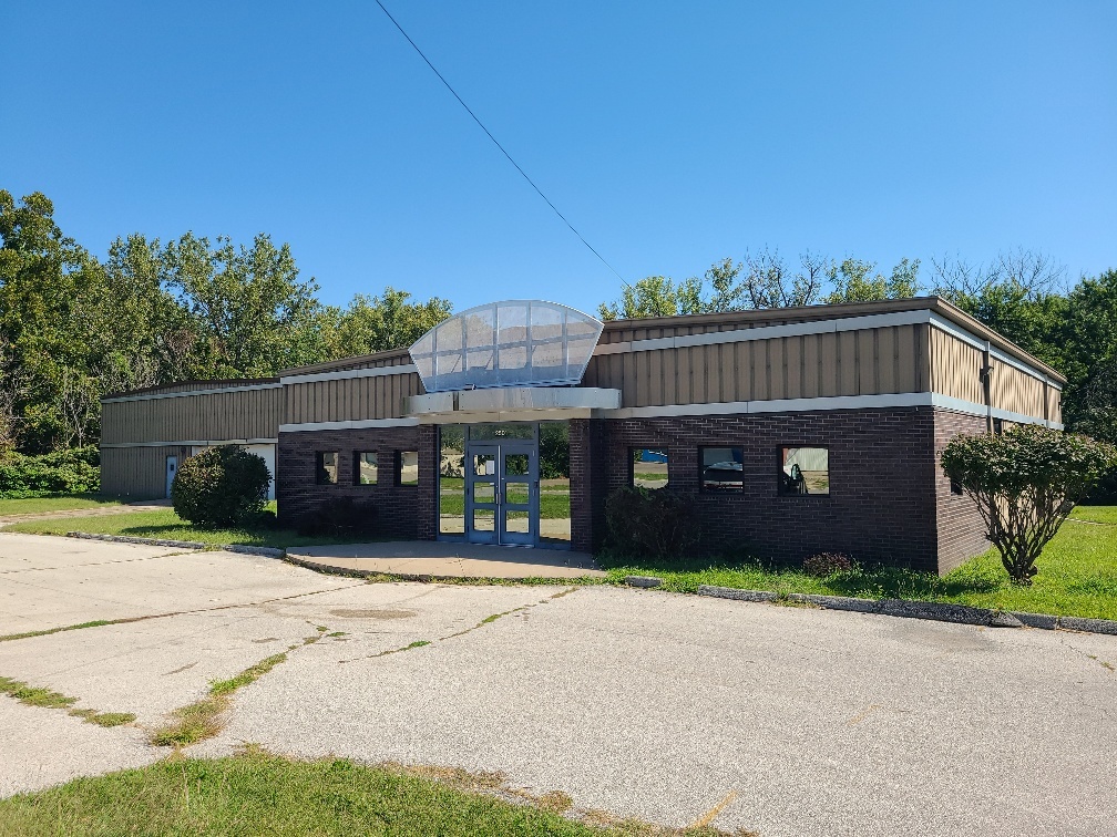 2501 Martin Luther King Jr Pky, Des Moines, IA for lease Building Photo- Image 1 of 5