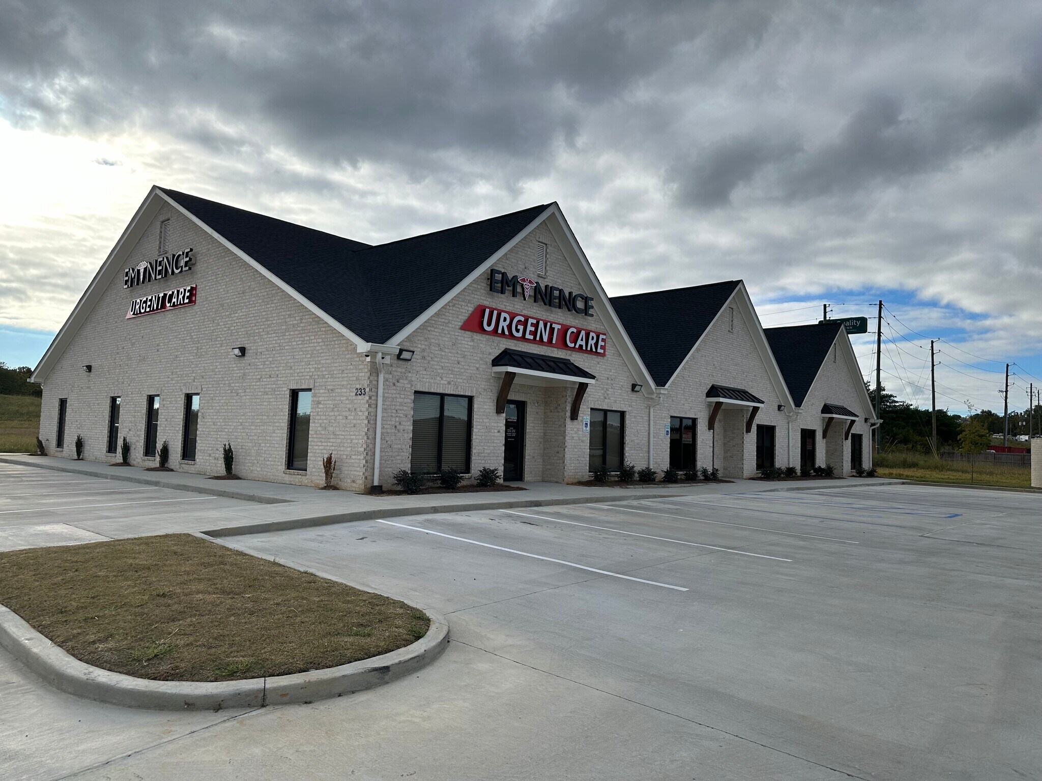 233 Beverly Dr, Calera, AL for sale Primary Photo- Image 1 of 1