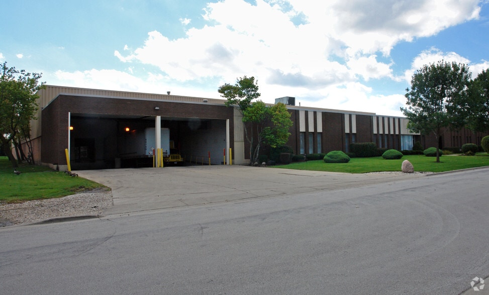 301 Holbrook Dr, Wheeling, IL for lease - Primary Photo - Image 1 of 8