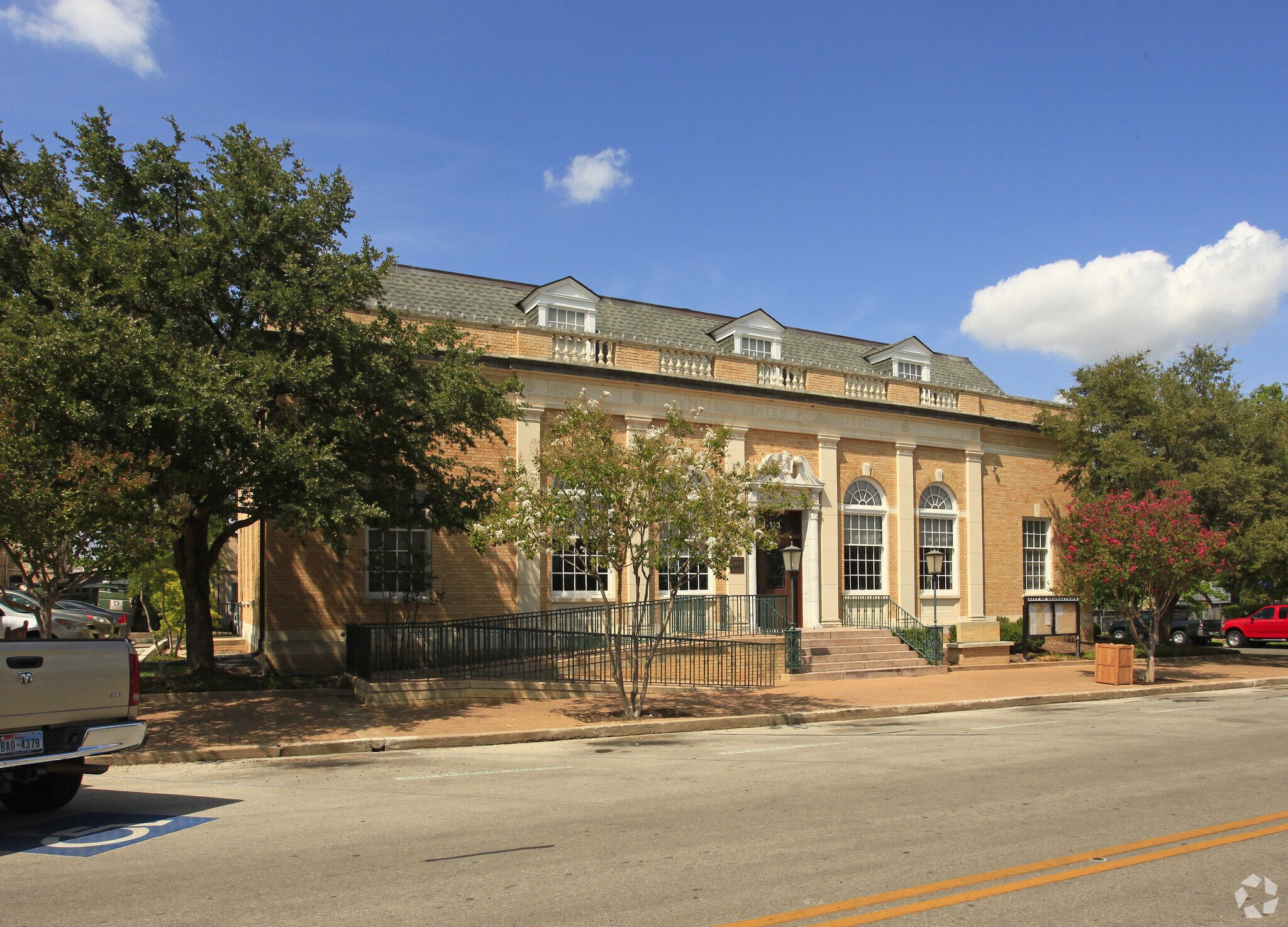 113 E 8th St, Georgetown, TX for sale Primary Photo- Image 1 of 1
