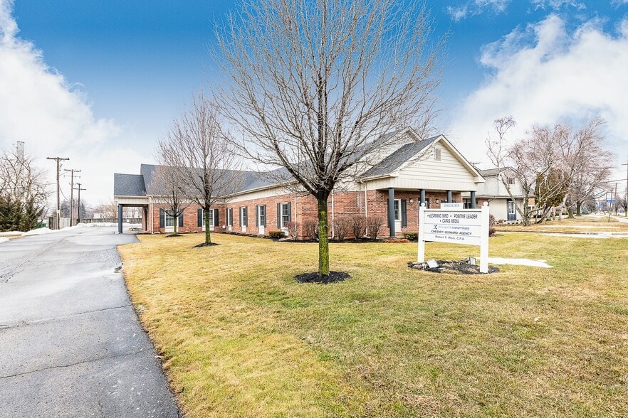 26333 Jefferson Ave, Saint Clair Shores, MI for lease - Building Photo - Image 1 of 4