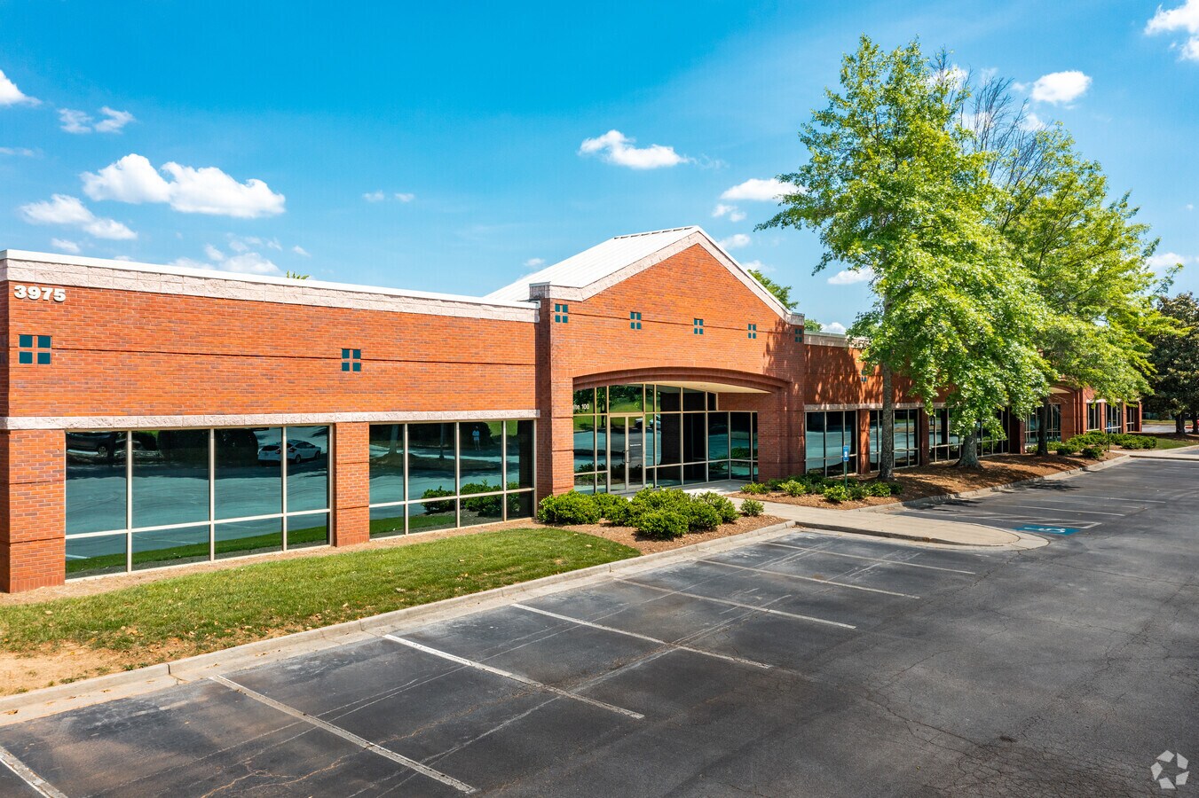 3955 Johns Creek Ct, Suwanee, GA 30024