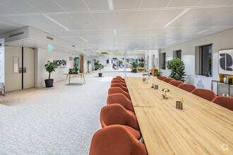 6 Allée de L'arche, Courbevoie for lease Interior Photo- Image 2 of 5