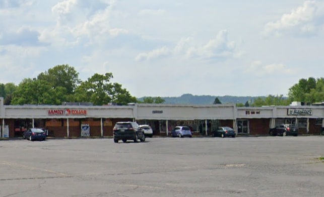 803 Main St E, Oak Hill, WV for lease - Building Photo - Image 2 of 5