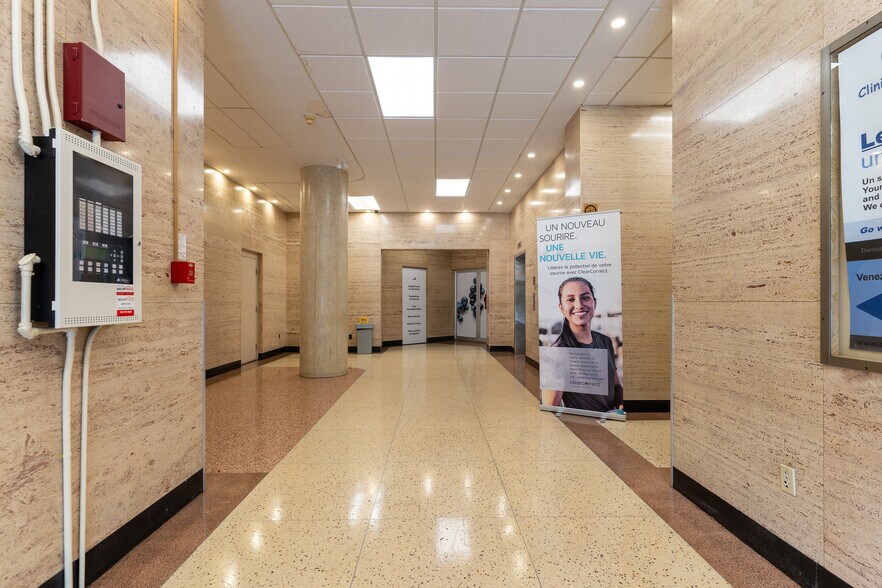 1255-1289 Boul Laird, Mont-Royal, QC for lease - Interior Photo - Image 2 of 7