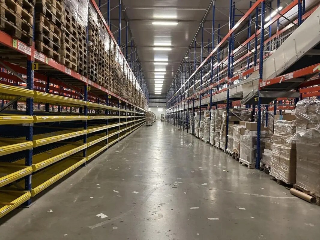 Industrial in Argentan for lease Interior Photo- Image 1 of 8