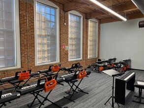 22 Mill St, Paterson, NJ for lease Interior Photo- Image 2 of 4