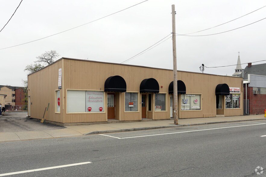 324 Waterman Ave, East Providence, RI for sale - Building Photo - Image 1 of 1