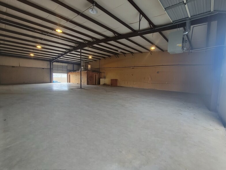 8114 Scott Hamilton Dr, Little Rock, AR for lease - Building Photo - Image 2 of 6