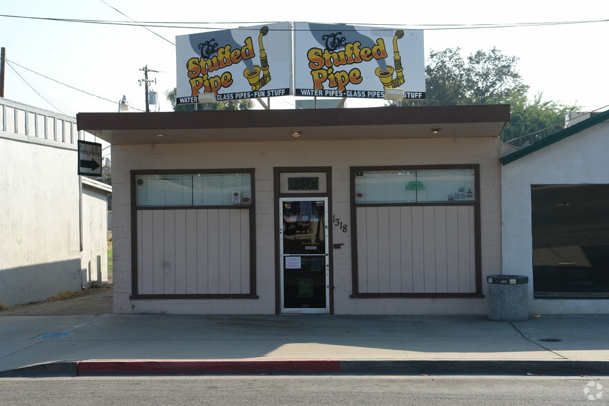 1318 S Mooney Blvd, Visalia, CA for sale - Primary Photo - Image 1 of 1