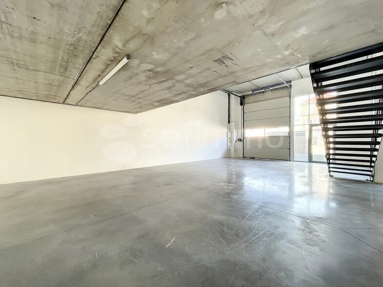 235 Chemin De La Madrague Ville, Marseille for lease - Interior Photo - Image 3 of 6