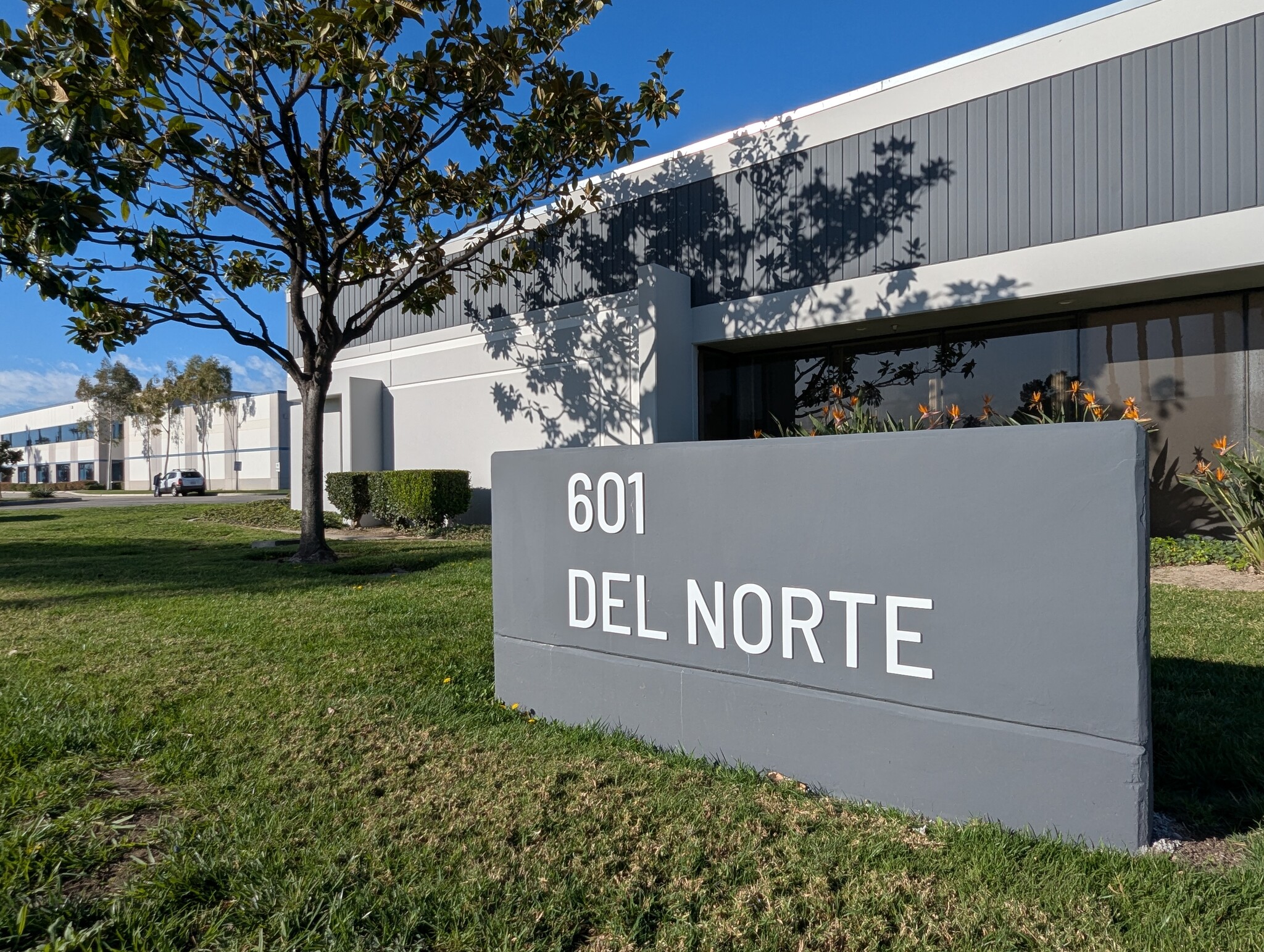 601 Del Norte Blvd, Oxnard, CA for lease Building Photo- Image 1 of 14