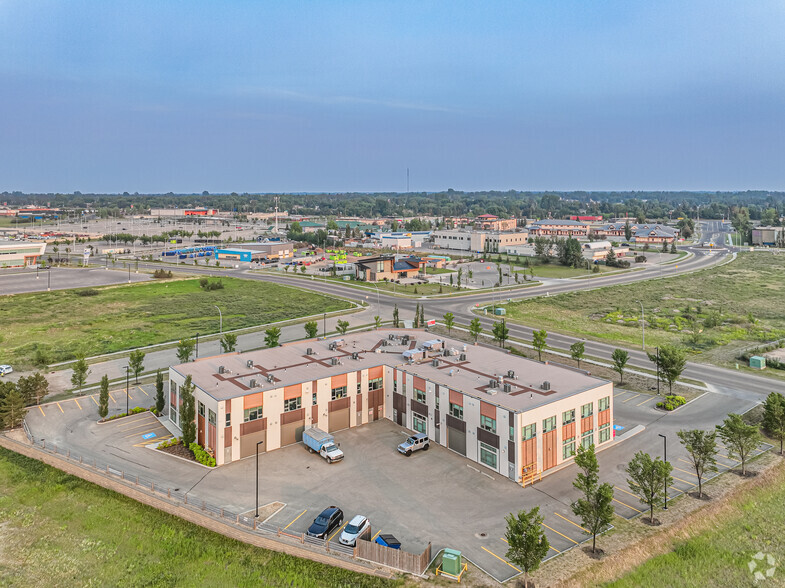 150 Broadway Cres, Sherwood Park, AB for sale - Aerial - Image 2 of 4