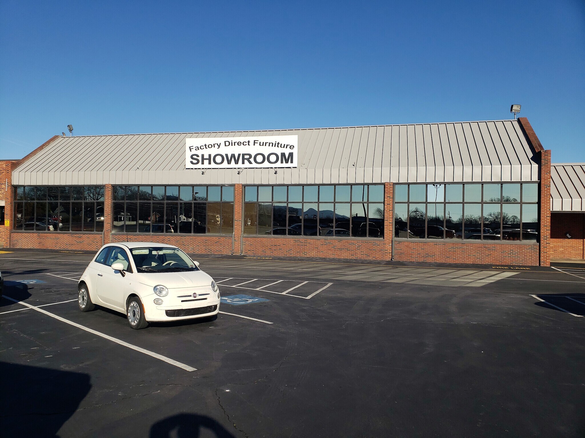 11011197 N Eastman Rd, Kingsport, TN 37664 Green Acres Shopping