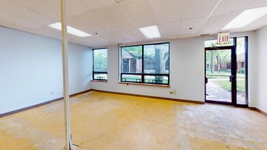 3115 N Wilke Rd, Arlington Heights, IL for lease Interior Photo- Image 2 of 13