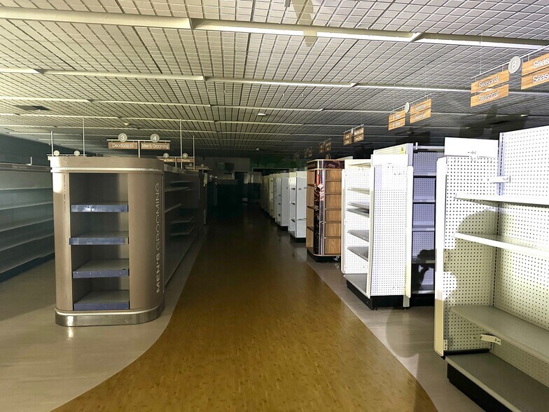 220 3rd St, Wellsville, OH for lease - Building Photo - Image 3 of 9