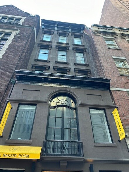 122 E 55th St, New York, NY for lease - Building Photo - Image 1 of 8