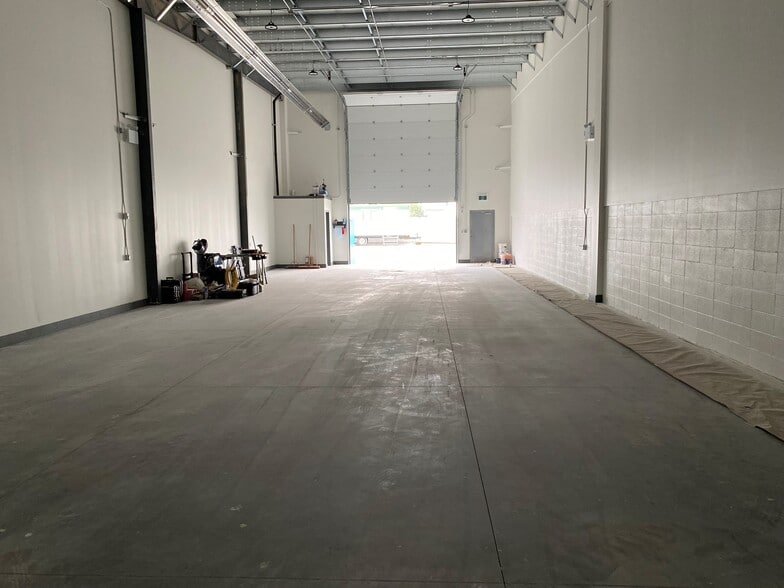 11103 224 St NW, Edmonton, AB for lease - Primary Photo - Image 1 of 3